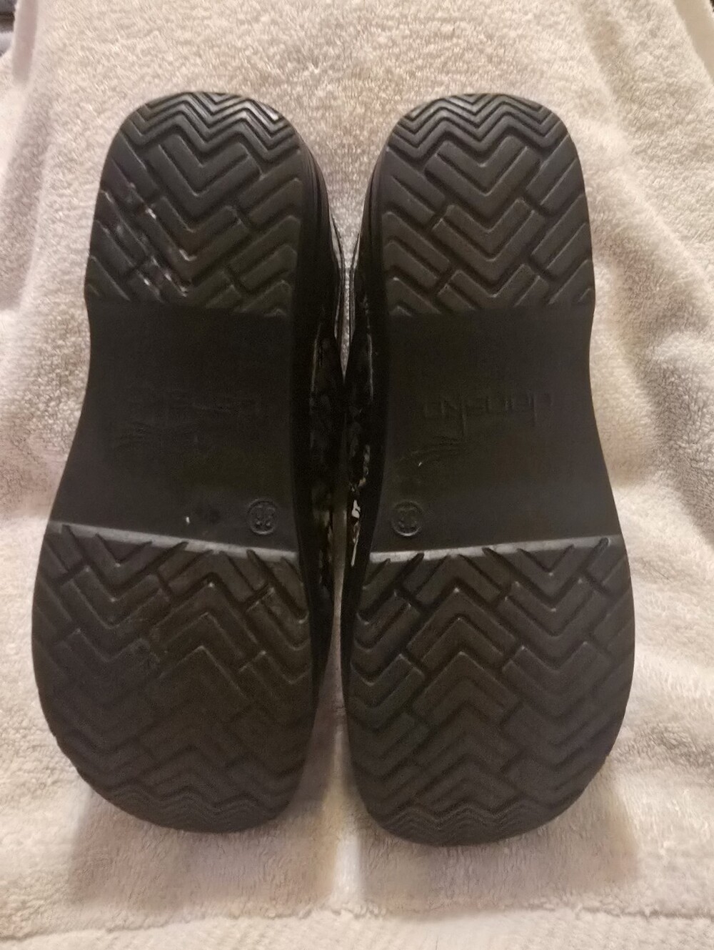 Dansko Professional Floral Patent Clogs 6 EUC - Picture 5 of 11